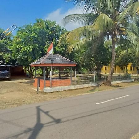 Aa Bungsu Syariah Balekambang Ciletuh Sukabumi Redpartner Hotel Cilowa Eksteriør billede